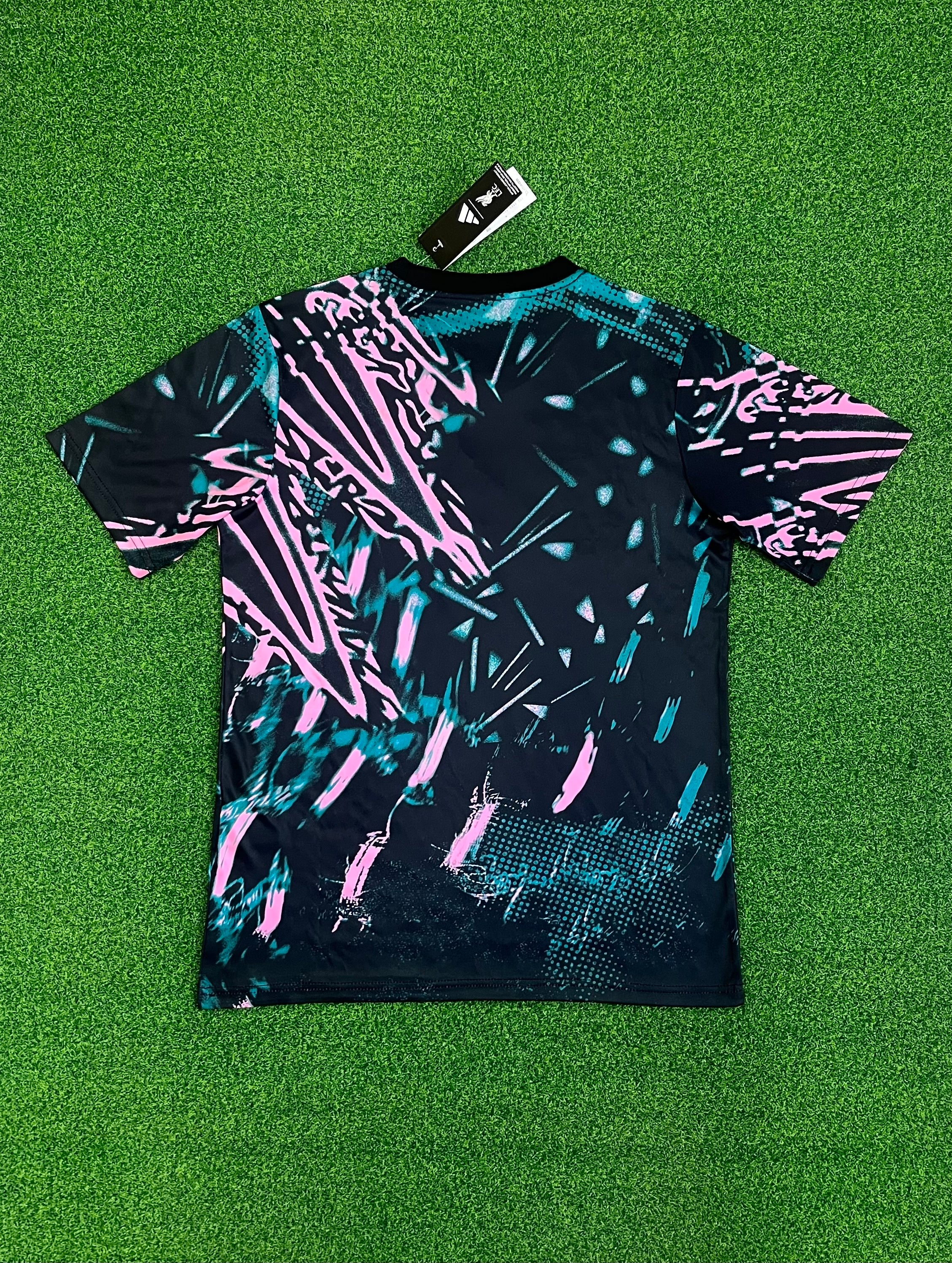 Liverpool Black Jersey – Special Fan Edition